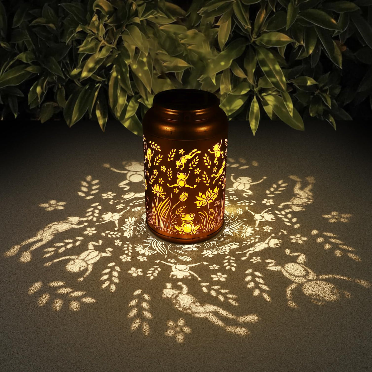 Solar Lanterns Outdoor Waterproof Hummingbird Garden Decor Gifts for Women Mom Grandma Hanging Solar Lights Metal Solar Decoration Outside for Yard, Patio, Backyard, Porch