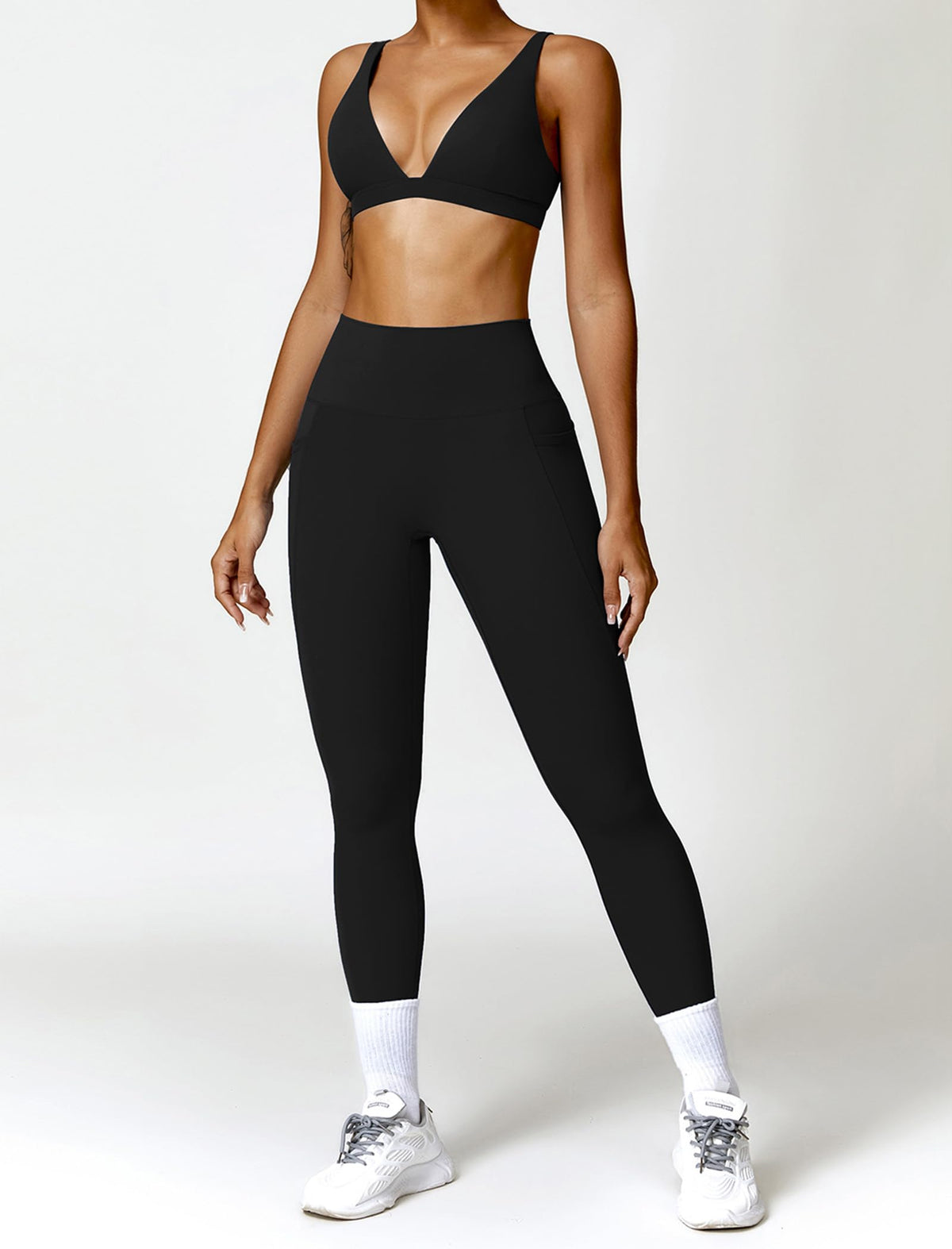ABOCIW Deep V Neck Sports Bras for Women Padded Low Impact Fitness Yoga Bra U Back Wireless Gym Workout Bra Crop Top Black Small