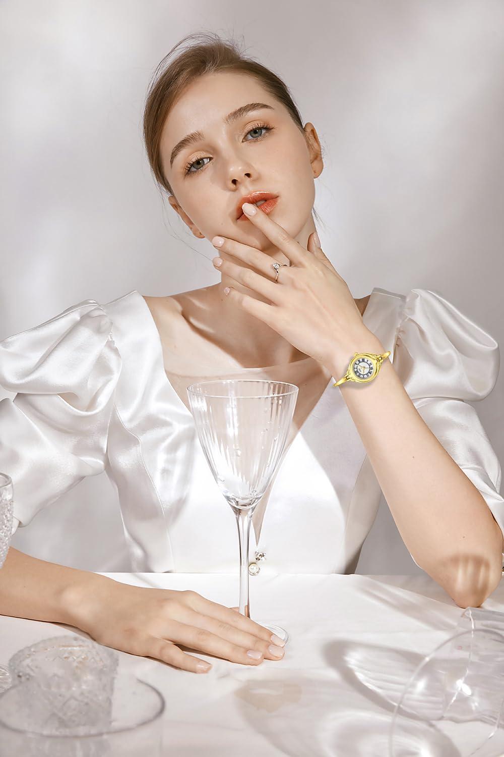 Gosasa Classic Vintage Bangle-Style Women's Watch with Small Dial and Thin Strap Elegant Dress Analog Ladies Wristwatch Fashion Waterproof Quartz Women Gold Watch (Gold)