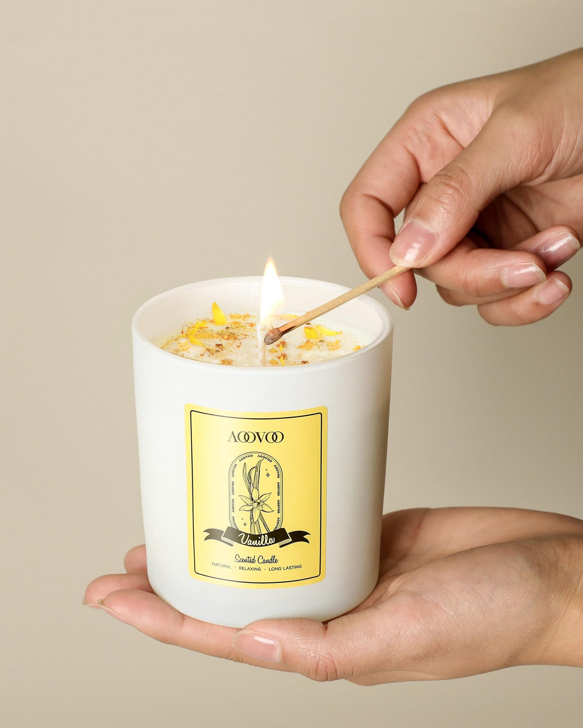 AOOVOO Vanilla Scented Candles for Women - Aromatherapy Candle with Crystals Inside, 10oz Soy Candles for Home Scented, Birthday Gifts Mothers Day Candle for Women Mom