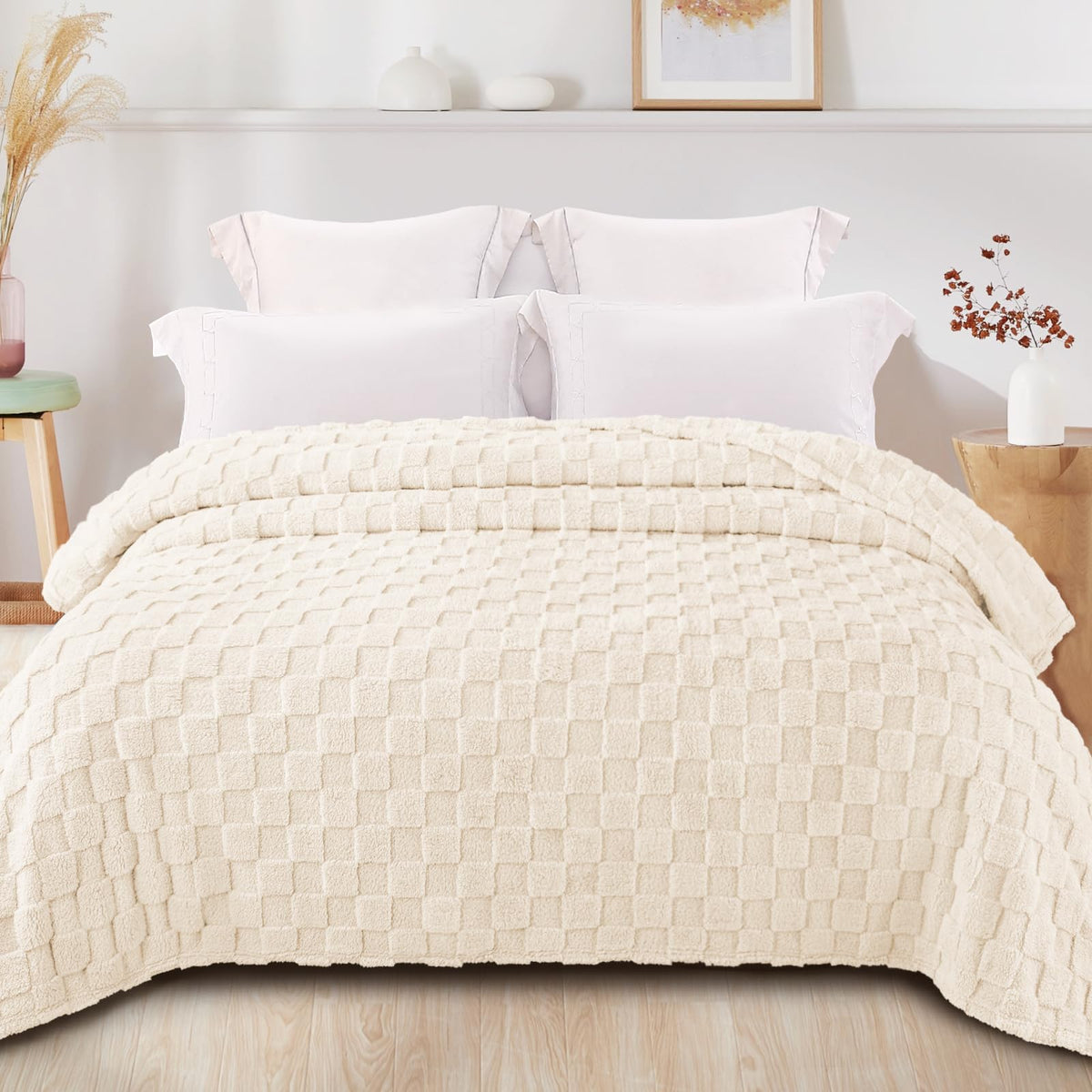 Exclusivo Mezcla Queen Size Flannel Fleece Blanket, Super Soft and Warm Lightweight Checkered Pattern Blankets for All Seasons, 90x90 Inches, Ivory