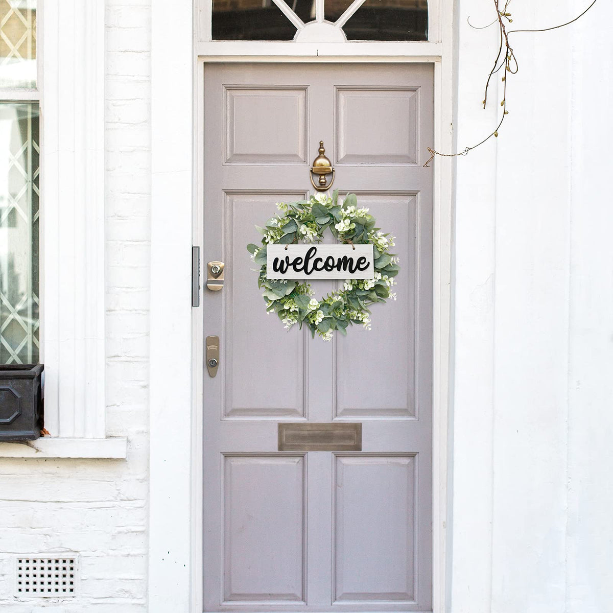 Dremisland 16 Inch Eucalyptus Leaves Wreath,Artificial Green Leaves Wreath with Welcome Sign Board for Front Door Window Farmhouse Garden Festival Celebration Home Decoration (White)