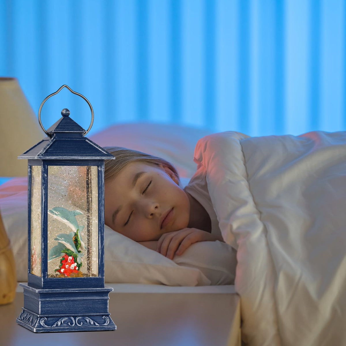 Snow Globe Lantern, Snow Globe with Swirling Glitter, USB and Battery Powered Dolphin Glitter Snow Lantern with Timer, Perfect for Home Tabletop Decorations