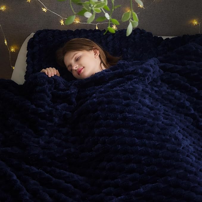 NEWCOSPLAY Super Soft King Blanket Dark Navy Premium Silky Flannel Fleece 3D Clouds Stylish Jacquard Lightweight Bed Blanket All Season Use 350GSM (Dark Navy, King(90"x110"))