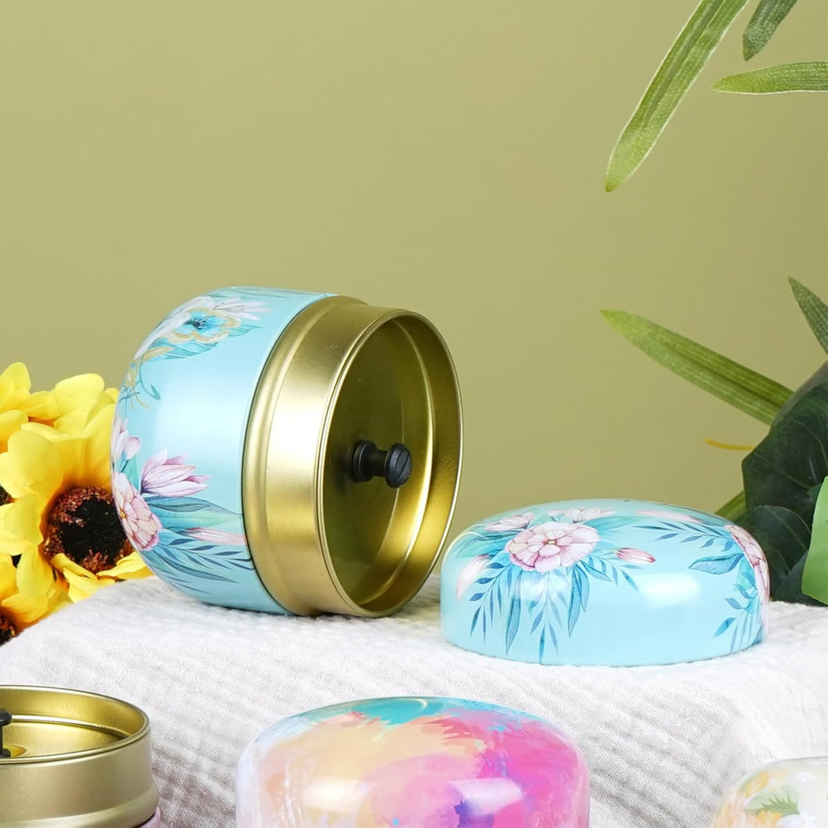 SHIMIDO Body Powder Puff and Container, 3.15" Portable Empty Body Powder Container for Baby Women's Loose Dusting Powder, Powder Case Box with Lids for Bath, Travel and Home Use (Big Flower)