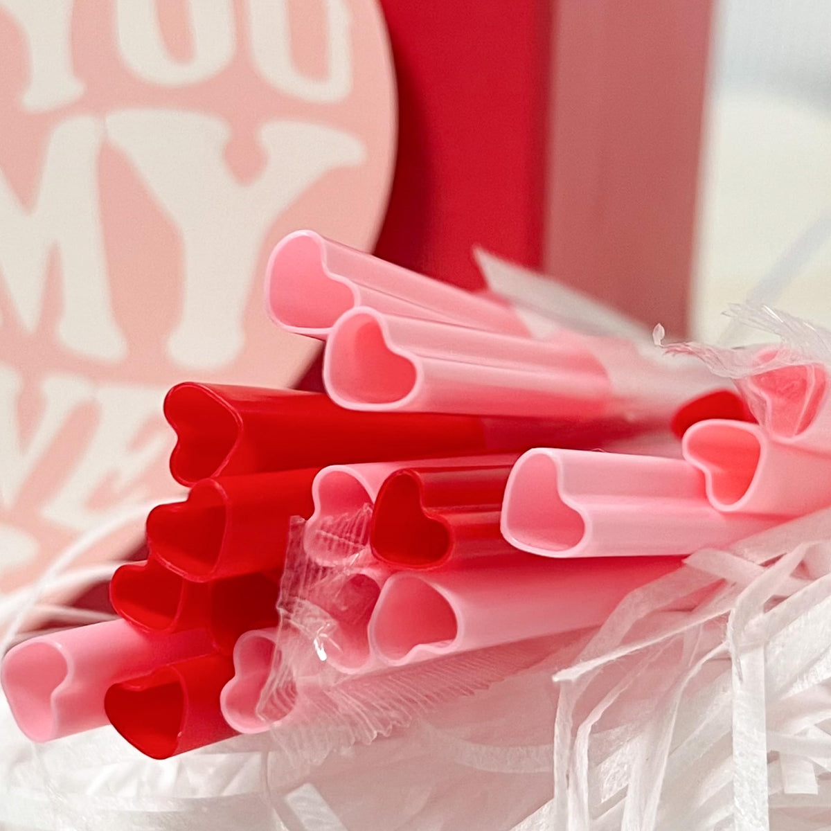 The best MOON 200pcs Heart Shaped Pink & Red Straws Disposable Drinking Cute Straw Individually Wrapped Red & Pink Plastic Straw Valentines day Cocktail Birthday Party Bridal Shower Wedding Supplies