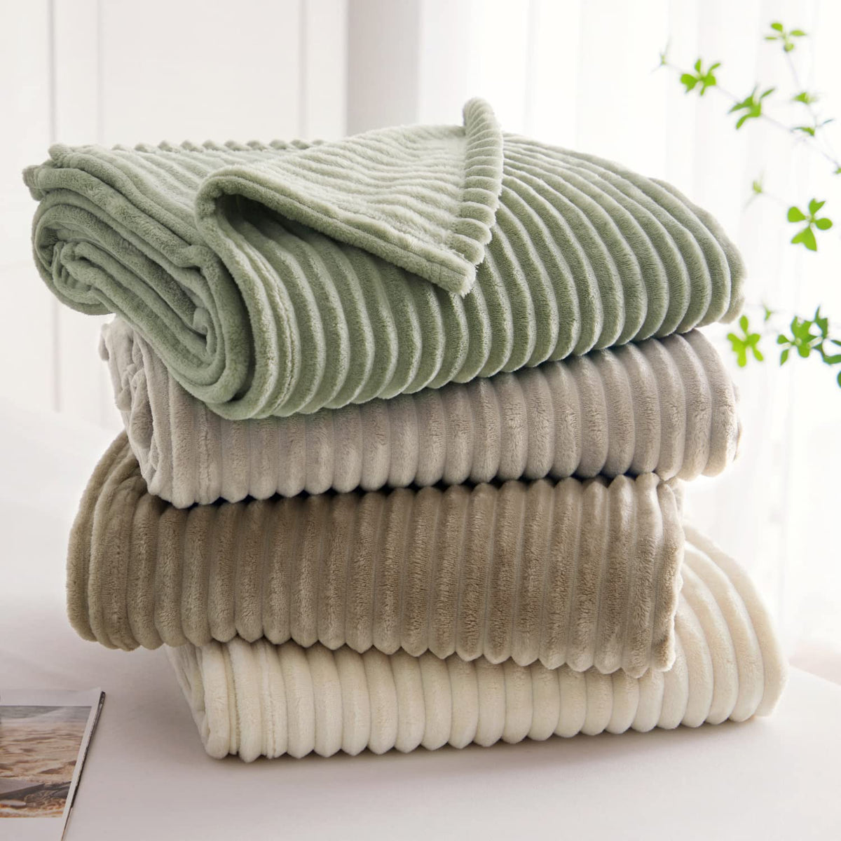 Geniospin Fleece Blanket Queen Size – 280GSM Super Soft Lightweight Bed Blanket with Strip, 3D Ribbed Jacquard, Plush Fuzzy Cozy Microfiber, Warm and Breathable (Taupe, 90x90 inches)