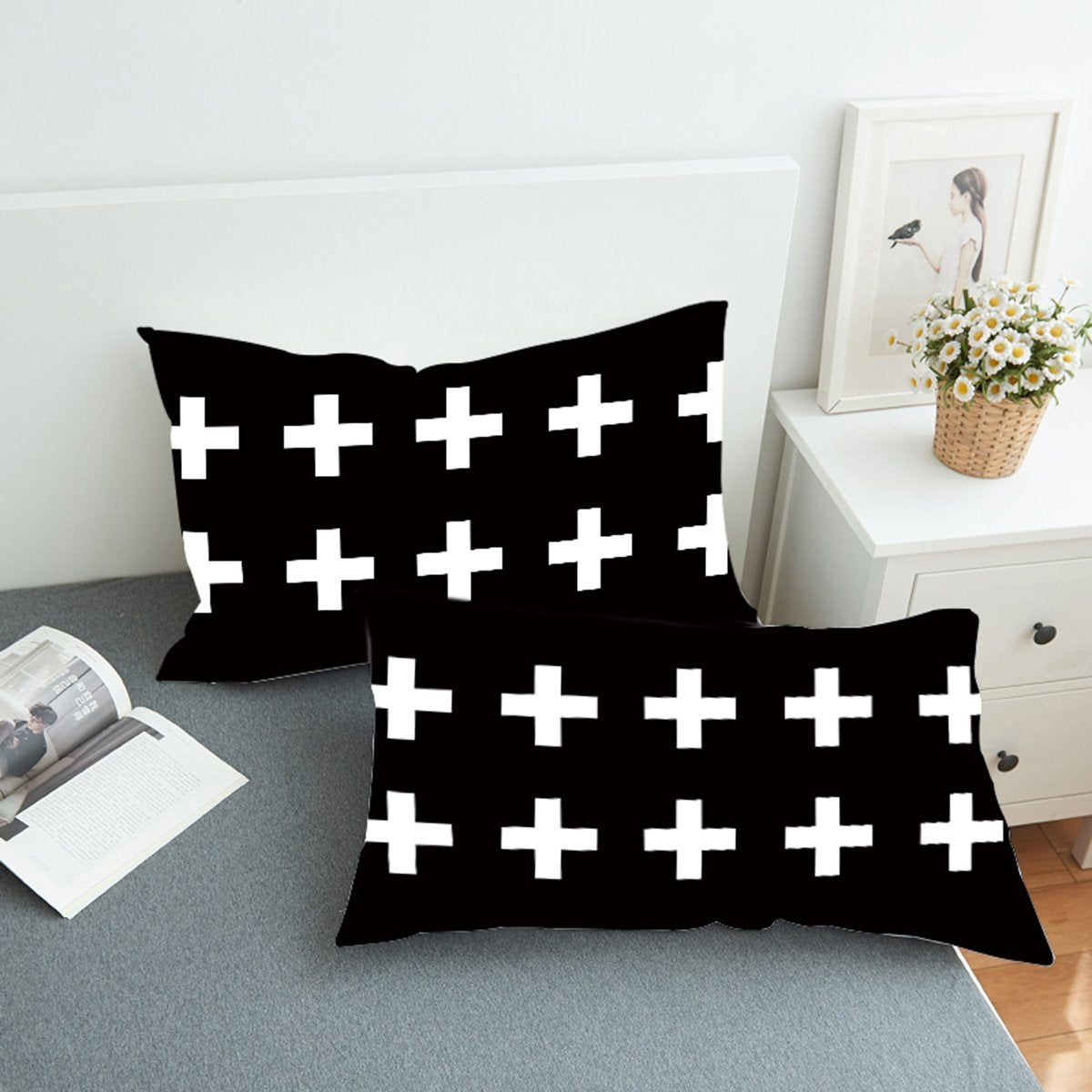 Koongso Black and White Cross Print Bedding Pillowcase Envelope Closure for Home D¨¦cor Standard/King Size