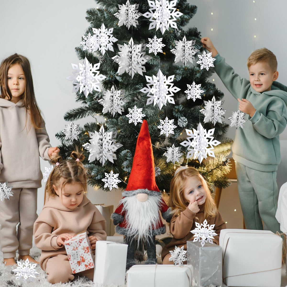 OuMuaMua Winter Christmas Snowflake Decorations Indoor, 24PCS 3D Large White and Silver Snowflakes Hanging Ornaments for Home Xmas Christmas Holiday Winter Wonderland New Year Party Decorations