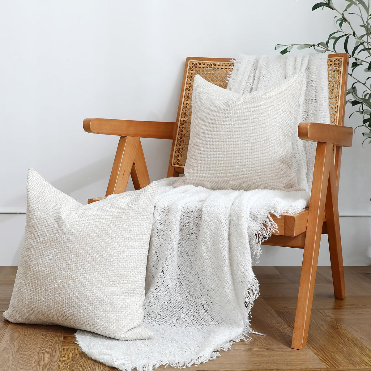 Stellhome Pack of 2 Woven Textured Decorative Throw Pillow Covers Soft Chenille Accent Luxury Cushion Cases for Living Room Couch Bed Sofa Farmhouse Boho Home, 20x20 inch, Cream