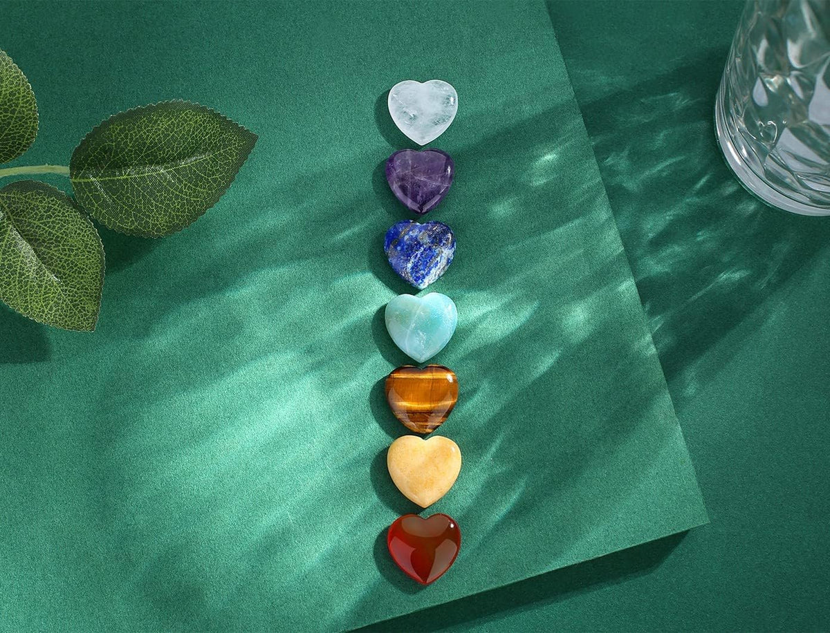 7 PCS Chakra Heart Crystals Pocket Natural Stones Polished Amethyst Palm Assorted Healing Crystal Love Shaped Gemstones 0.8" Set Reiki Energy Balancing Meditation Mother's Day Gift