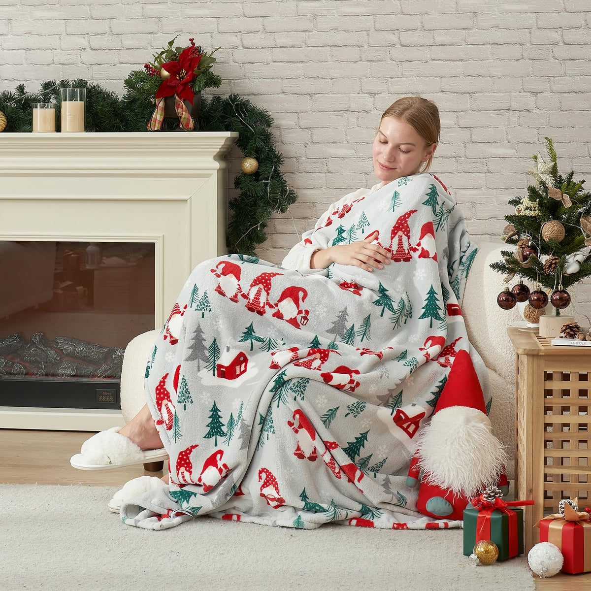 Cozy Bliss Gnome Throw Blanket Spring Blanket Warm Plush Throw Blankets,Ultra Soft Cozy Throw Blankets for Couch,Sofa and Bed(Xmas Gnome Family,50"x60")
