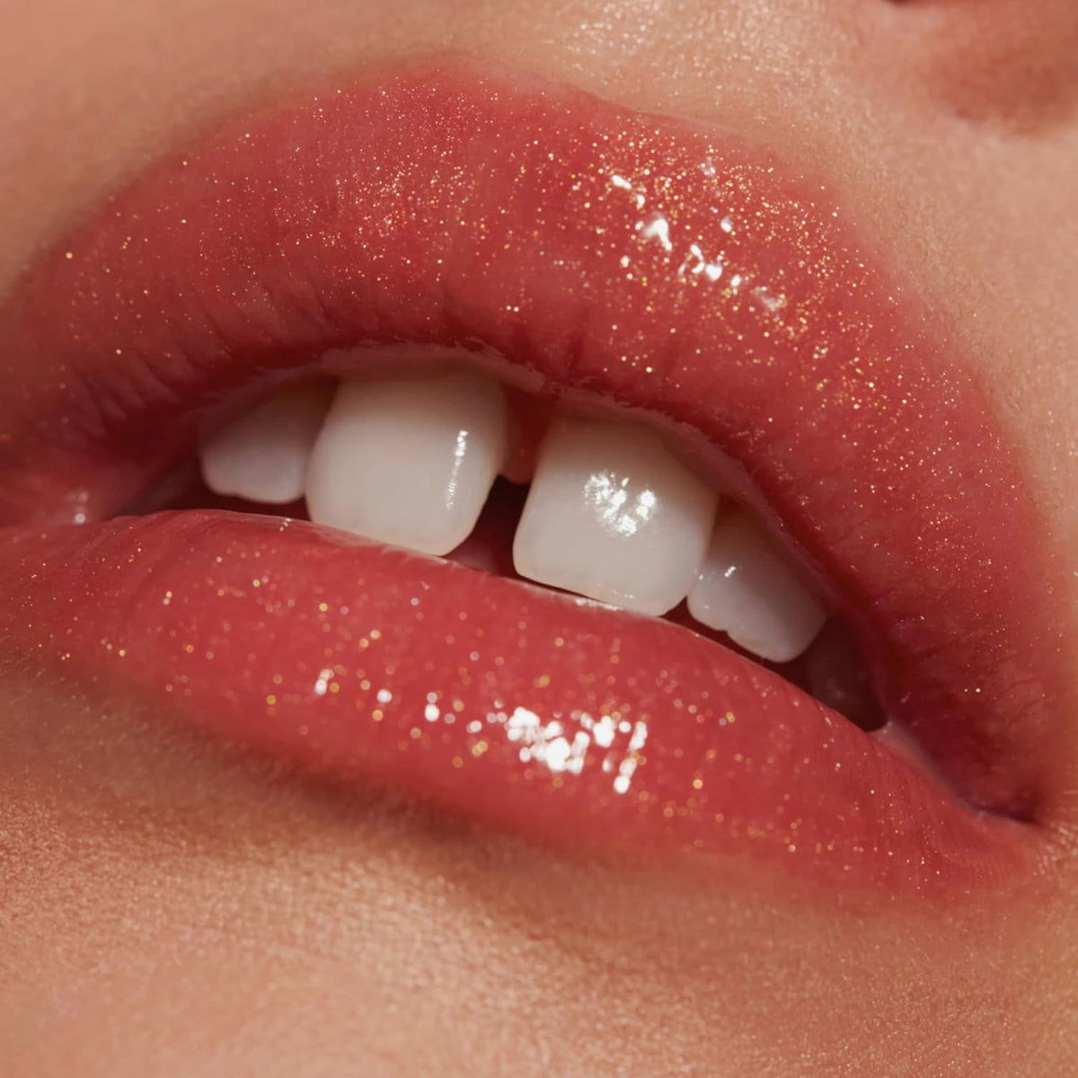 Live Tinted Huegloss High-Shine Lip Gloss - Hydrating, Non-Sticky, Moisturizing Lip Gloss with Hyaluronic Acid, Coconut Oil, and Shea Butter For a Soft Barrier & Seals in Moisture - Soft Shimmary Pink