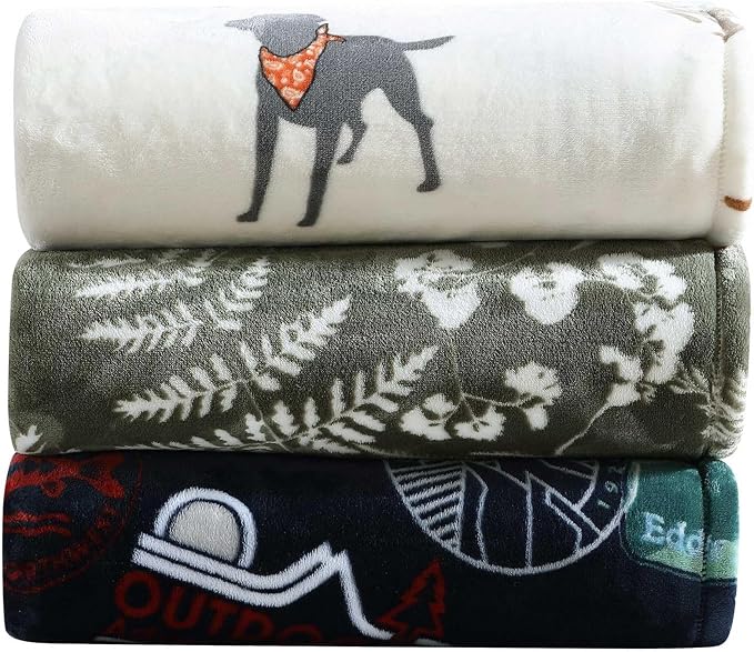 Eddie Bauer - Full/Queen Blanket, Ultra Plush Bedding, Lightweight Home Decor for All Seasons (Dogs with Scarves White, Full/Queen)