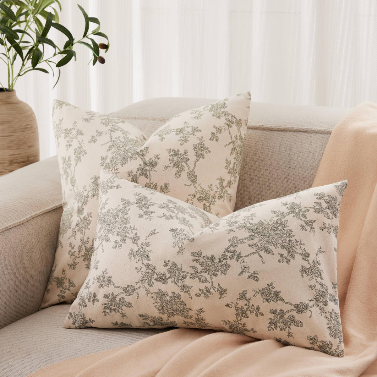 YZJZEDS 100% Cotton French Pastoral Lumbar Throw Pillow Covers Set of 2, 12x20 Inch Green Farmhouse Decorative Cushion Covers for Sofa Bed Living Room Home Decor