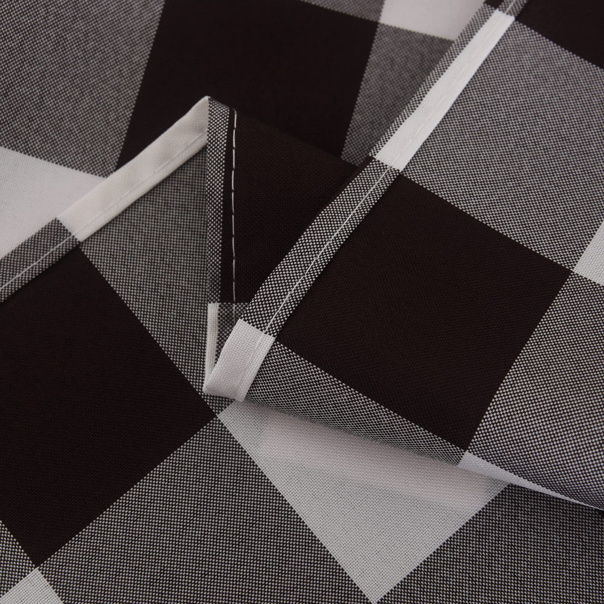 2 Pack Waterproof Polyester Fabic Rectangle Checkered Tablecloth，60x120 Outdoor Table Cloth，Oil Stain Prevention Table Cloth for Pinics and Parties（Chocolate and White）