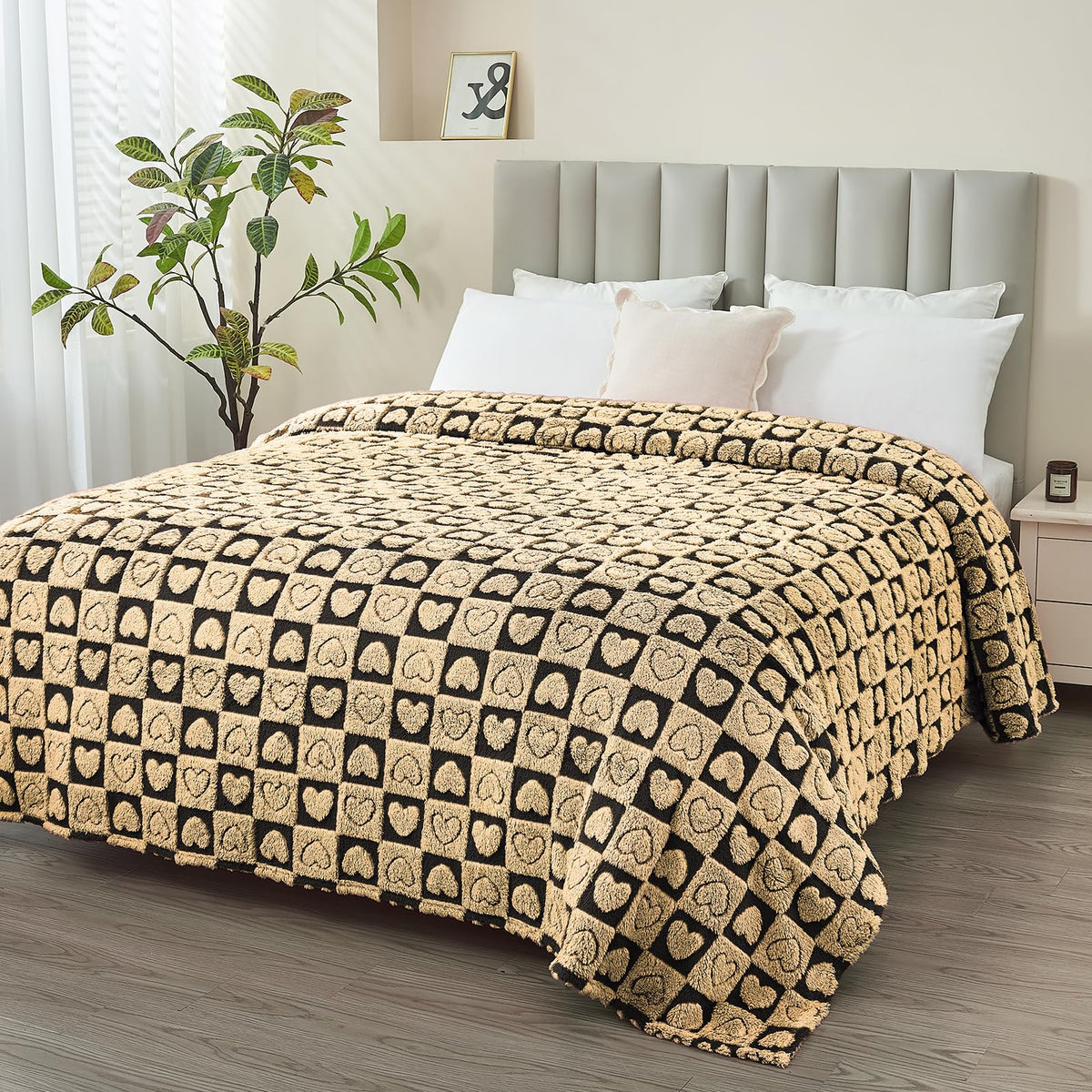 FY FIBER HOUSE Throw Blankets with Heart Checkered,Soft Warm Blankets for Lover Mom Father Gifts,Washable Lightweight Fuzzy Blanket for Couch Sofa Bed Office All Season(Black Brown,50"x60"