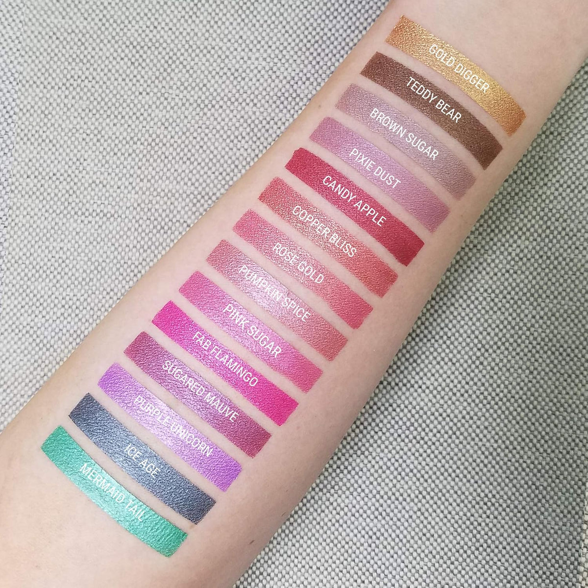 Aromi Metallic Liquid Lipstick | Long-lasting, Smear, Smudge, + Transfer Proof, Waterproof, Light, Baby Pink Lip Color with Shimmery Finish, Paraben + Phthalate Free (Pink Sugar)