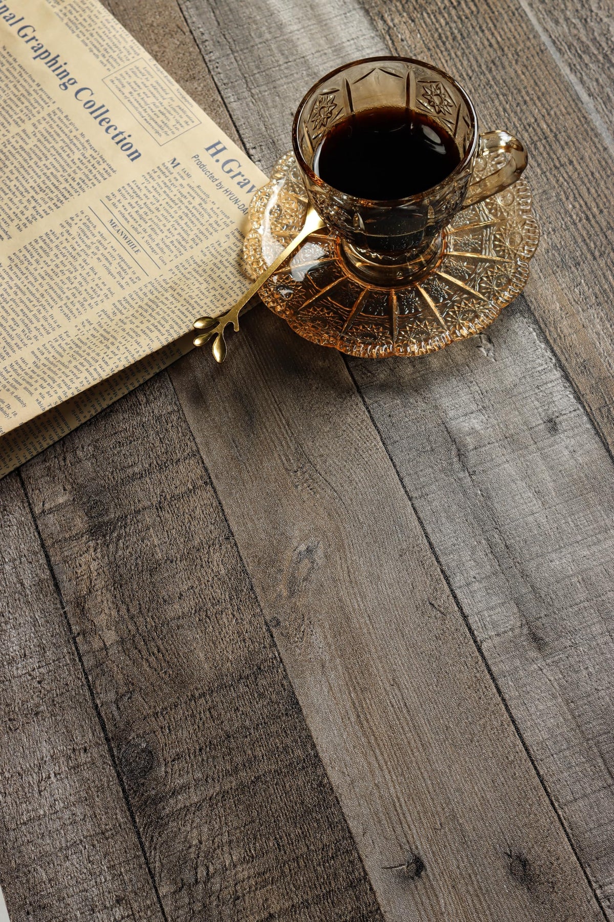 Livebor Gray Shiplap Peel and Stick Wallpaper Wood Contact Paper 17.7”x 120” Distressed Wood Wallpaper Peel and Stick Wooden Wall Gray Contact Paper Rustic Shiplap Plank for Walls and Countertops